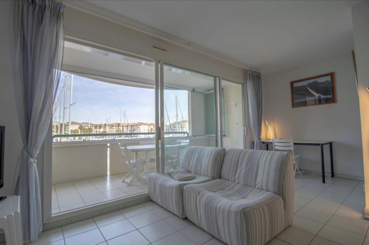 Apartment With Balcony And View On The Port Fréjus Buitenkant foto